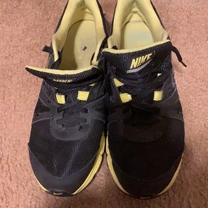 Nike REAX. Size 13.  Gently worn.  I can no longer  wear this type of shoe.